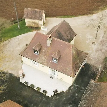 Des Noisetiers Hébergement de vacances *