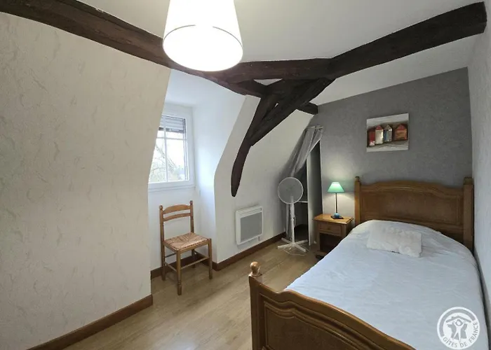 Des Noisetiers * Lacropte